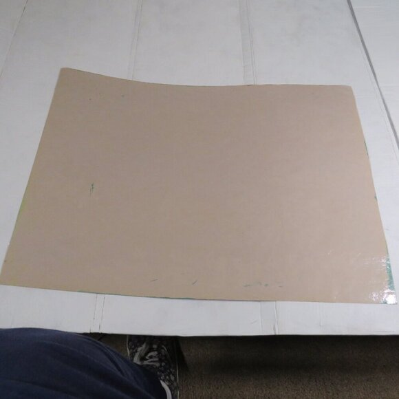 Hand painted Santa with Victrola and vintage clothing - Picture 5 of 7